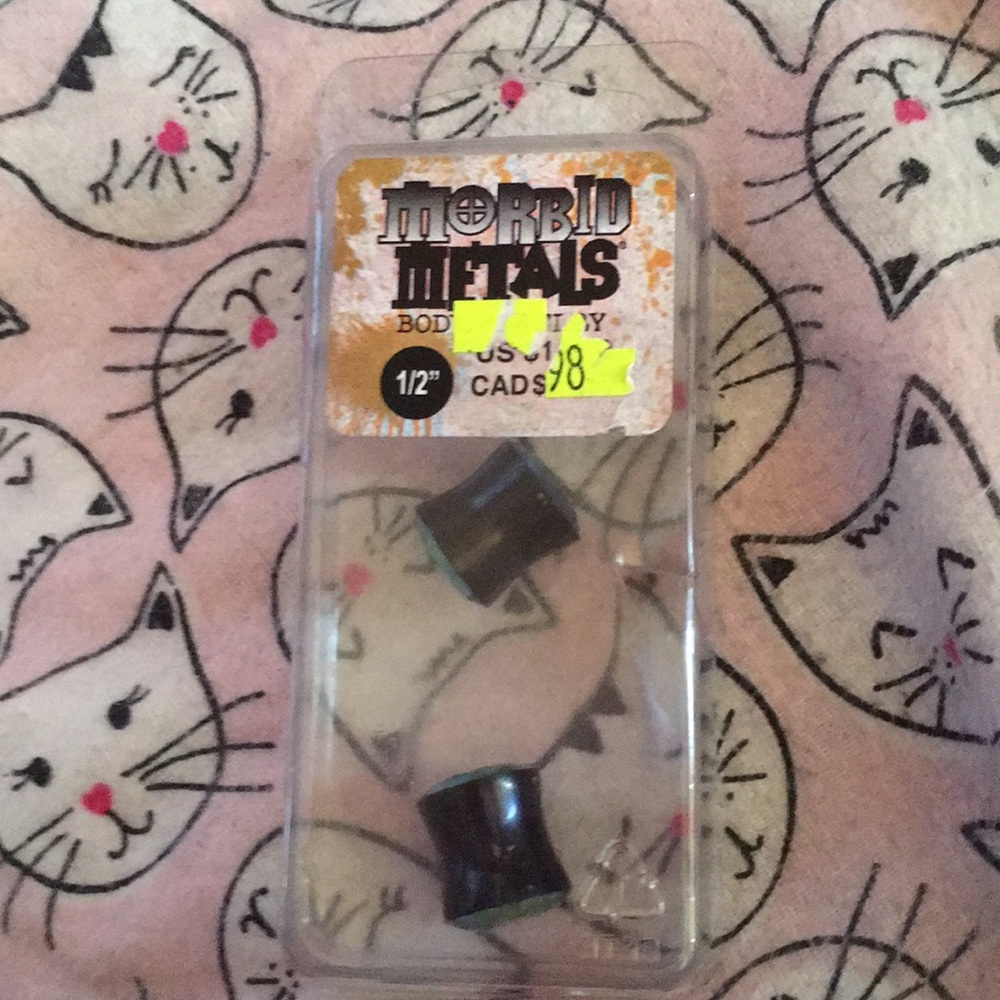 Plugs - Picture 3 of 3